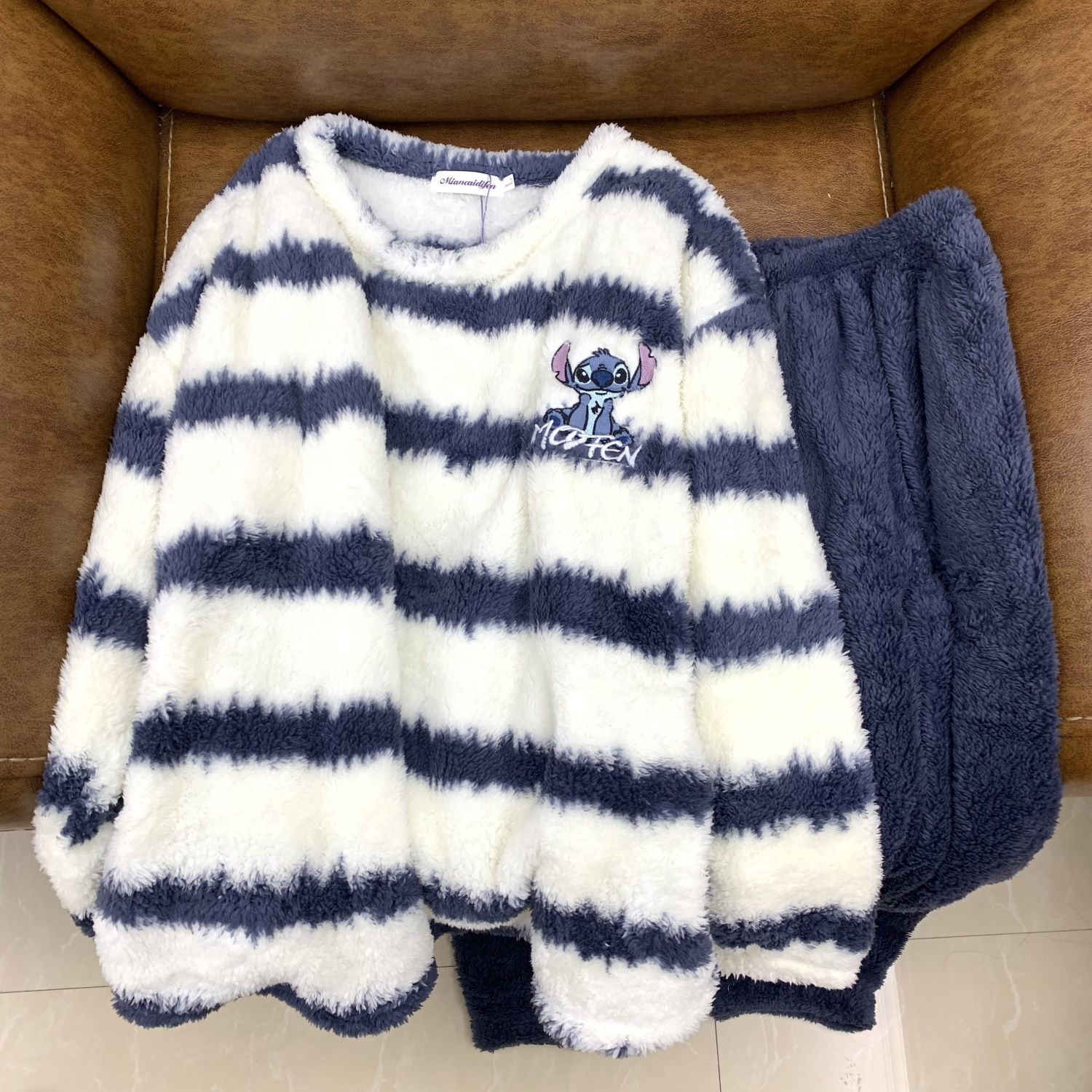 ชุดนอนเด็กผู้หญิงลายทางน่ารัก  - Winter Clothing Cute บทวิจารณ์และราคา